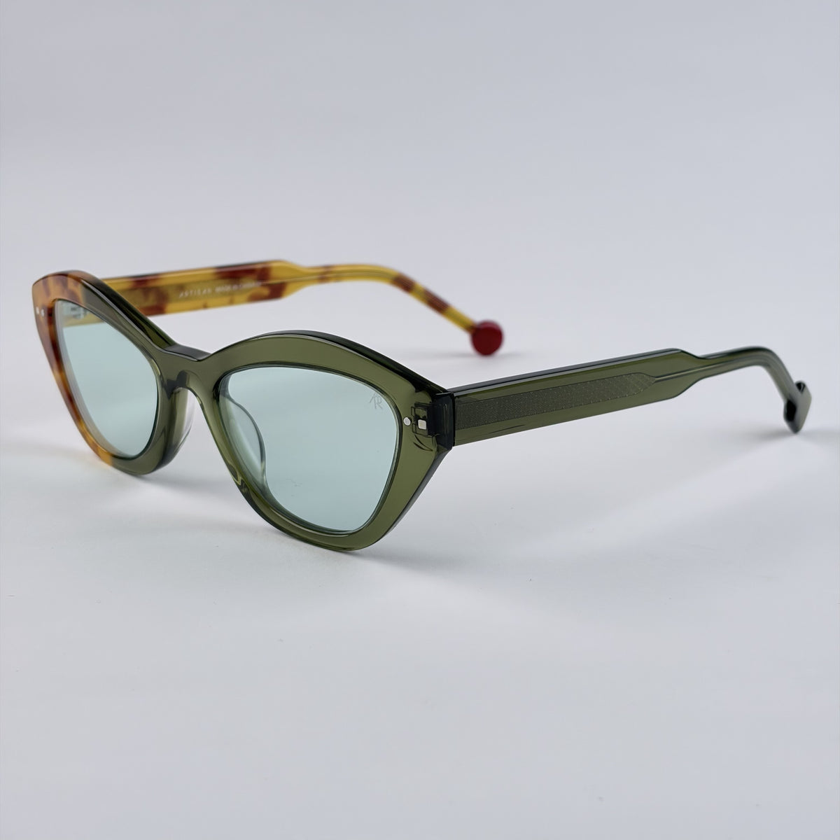 ARTISAN-Woman's Size 145-19-53