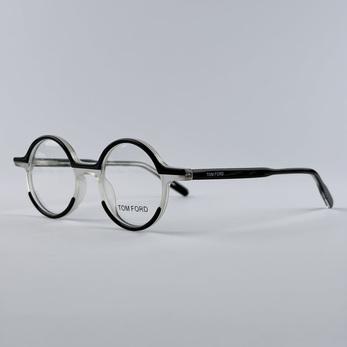 TOM FORD Acetate 142-21-44 Size